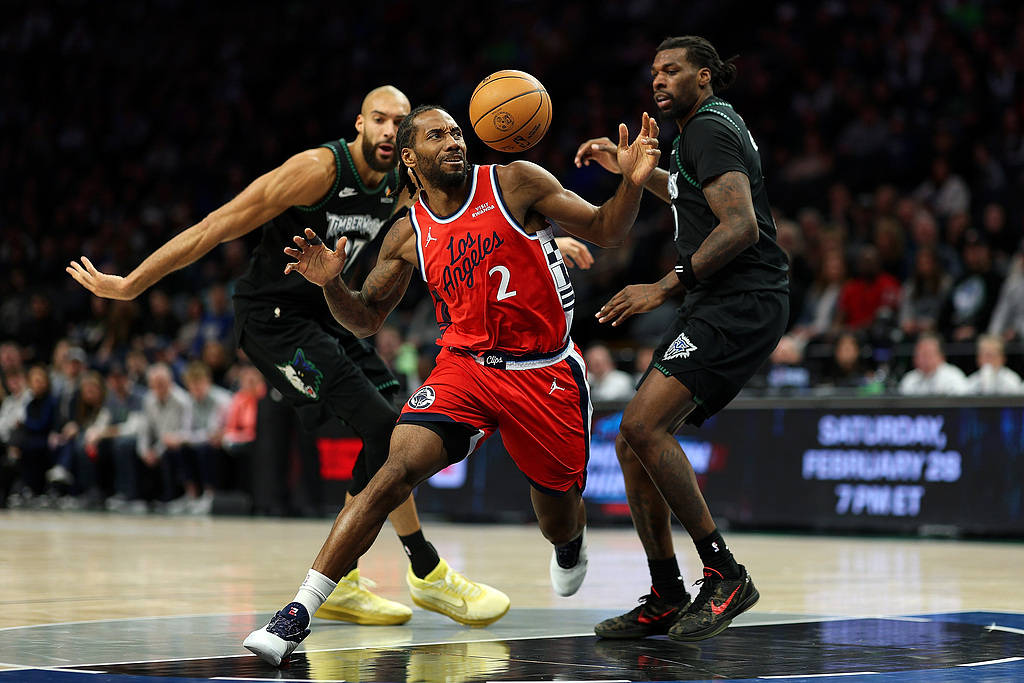 伦纳德41分爱德华兹23分 快船胜森林狼